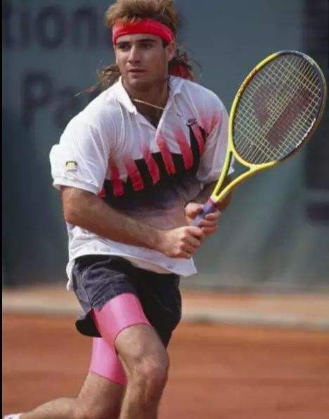 尼克波利泰尼网球教程是哪一年的（网球“王子”：一个憎恨网球、打扮成“坏小子”的世界冠军）