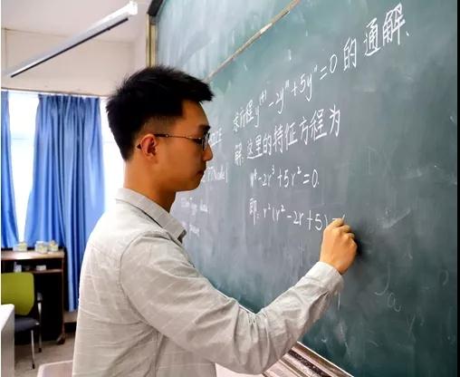 考研清北，保送浙大！四川这所高校学霸扎堆，关键颜值还很高！