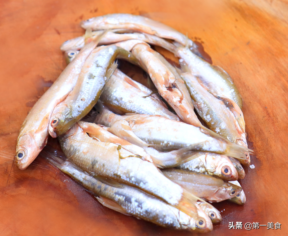 炸小魚的做法,
