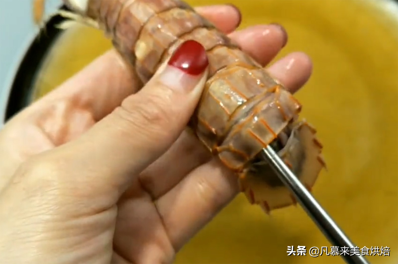 皮皮虾好吃不好剥，皮皮虾怎么剥？2种妙招教您轻松快速剥皮皮虾