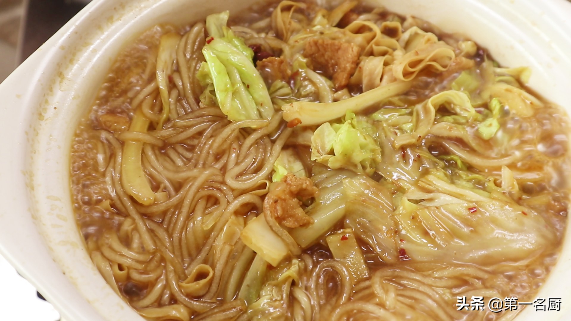 白菜燉粉條的家常做法,白菜燉粉條的家常做法不放肉