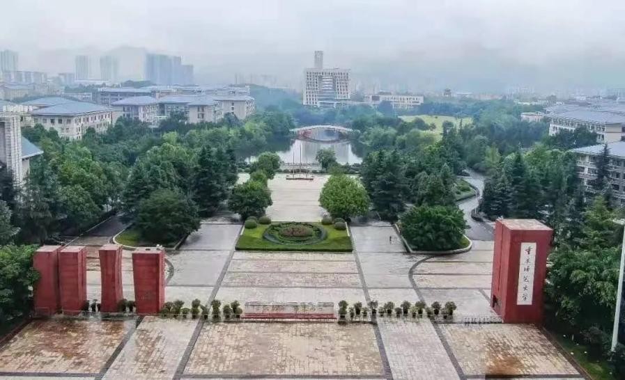 密集刷屏！今年来，这所大学频频被人民网、新华网报道，件件都是大事！