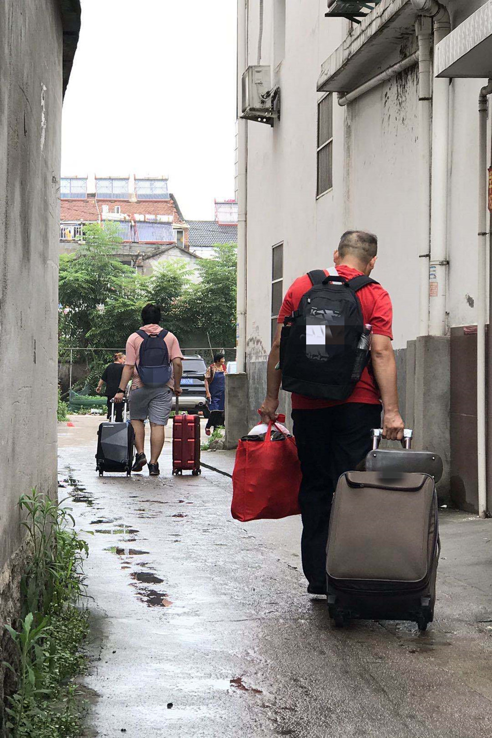 毛坦厂中学是“高考工厂”？看过“陪读妈妈”经历，你会改变看法