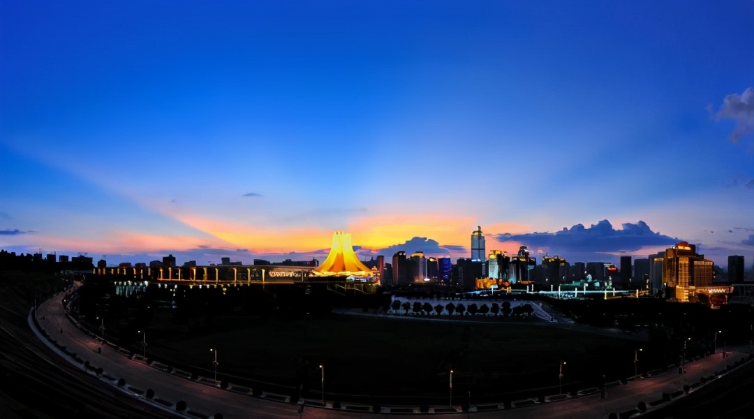 1,南宁:南宁作为首府,是广西强首府战略和西南陆海新通道的重点城市