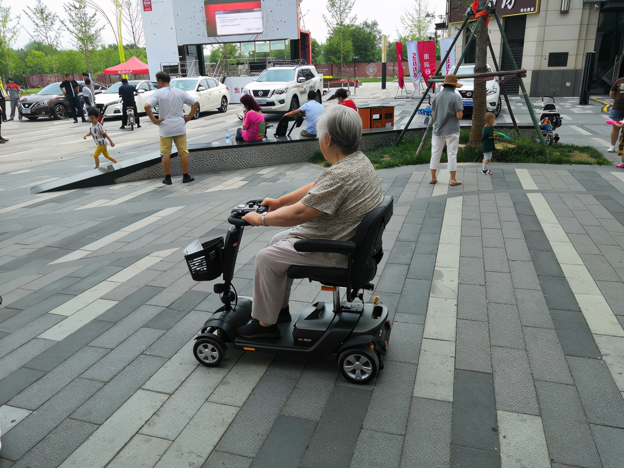 送父母什么礼物好呢（给父母送礼物一般送什么）