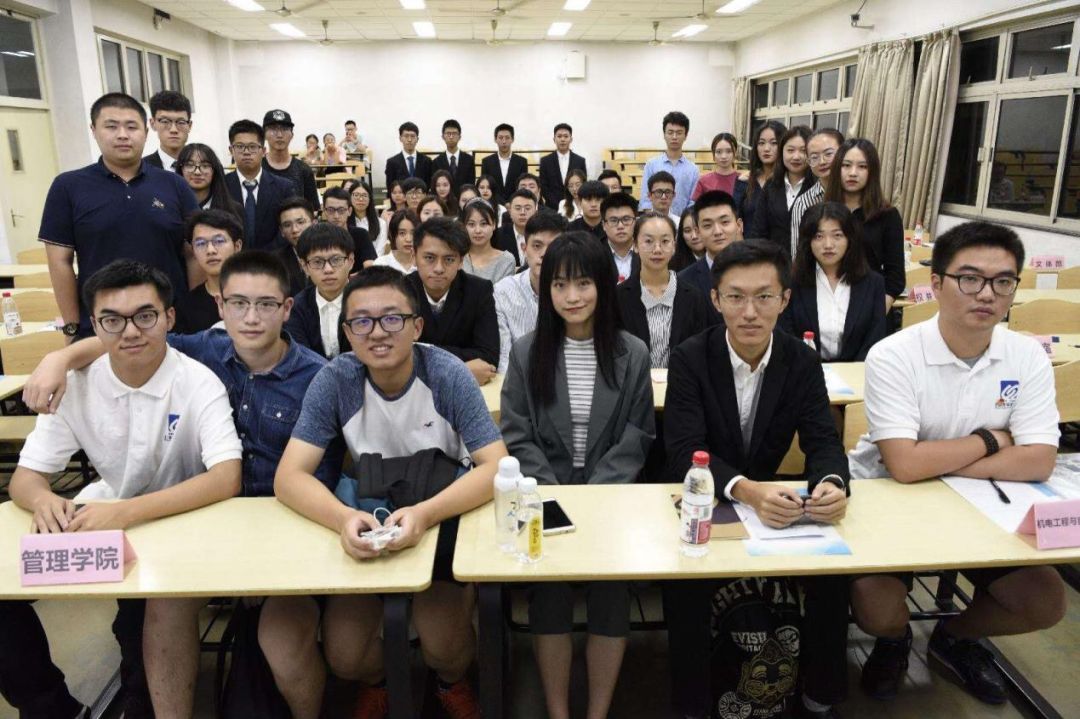 大学新生要不要进“学生会”，好处多还是坏处多，大四学姐告诉你