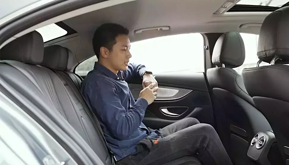 奥迪A7与奔驰CLS对比评测：豪华轿车巅峰对决