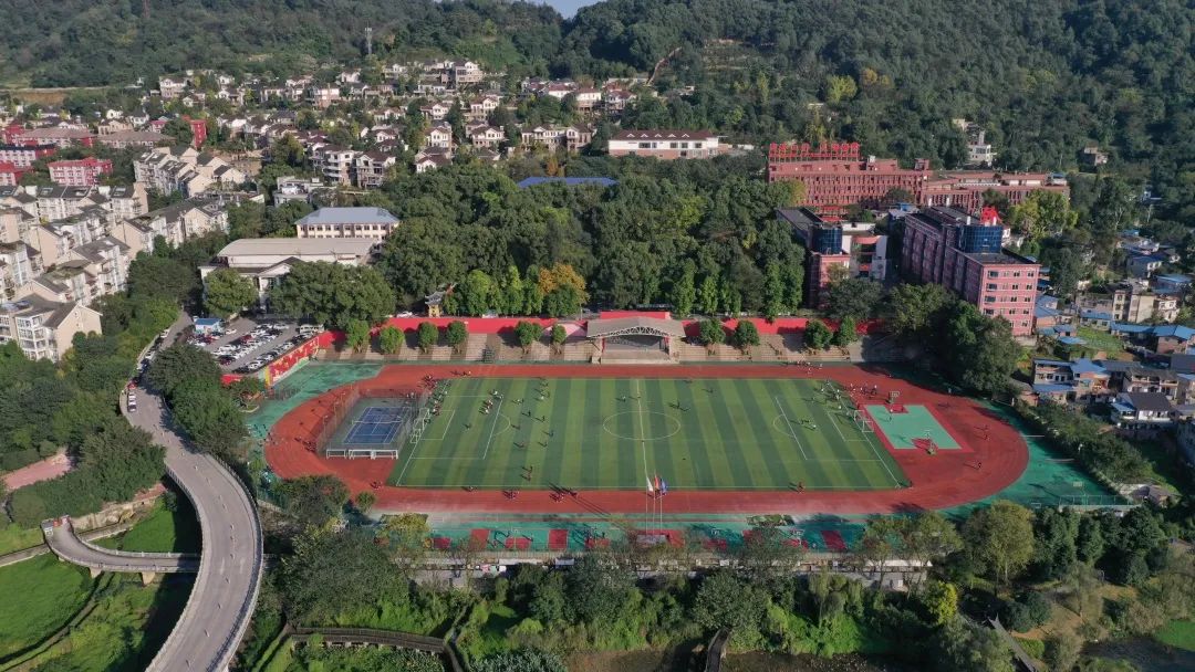 重庆二外学费这么贵还值得报考吗?