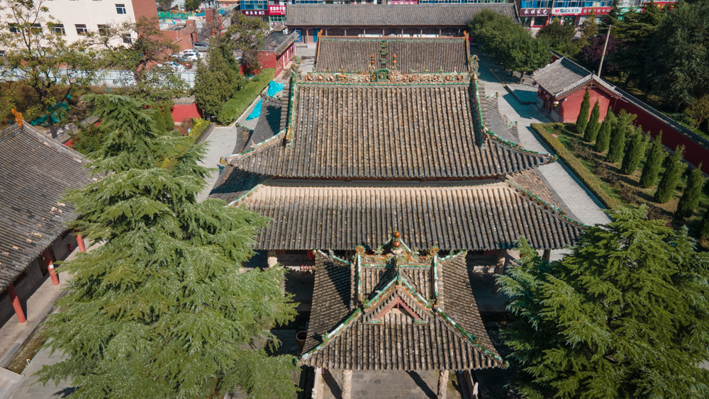 东岳庙-飞云楼，纯木质结构，被誉为“中华第一木楼”