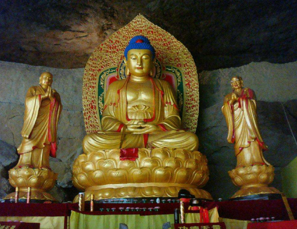 佛教：女性去寺庙拜佛烧香，是有5大“禁忌”的，不懂得要注意了