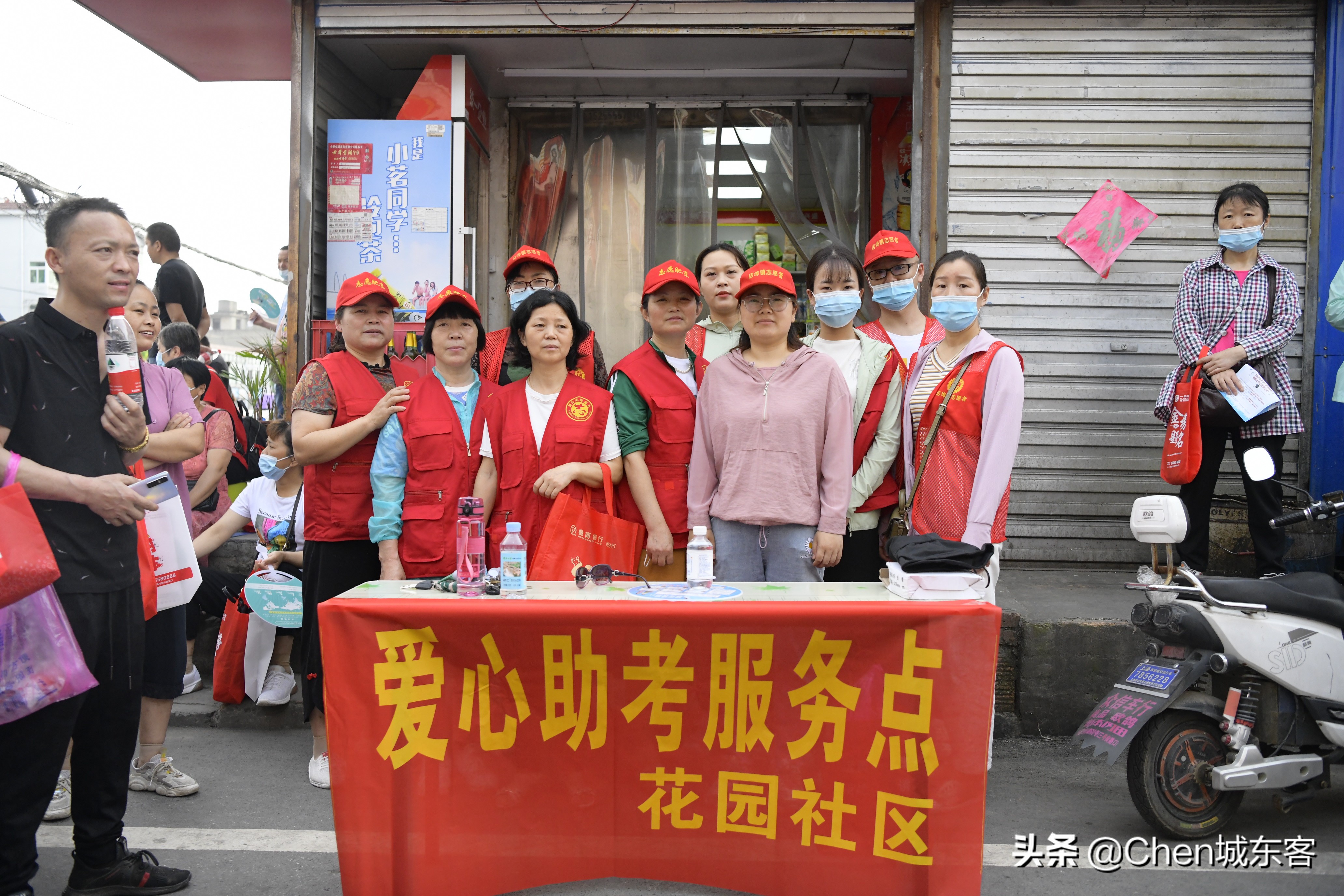 助力高考志愿服务｜肥东七个考点校周边那道亮红风景线