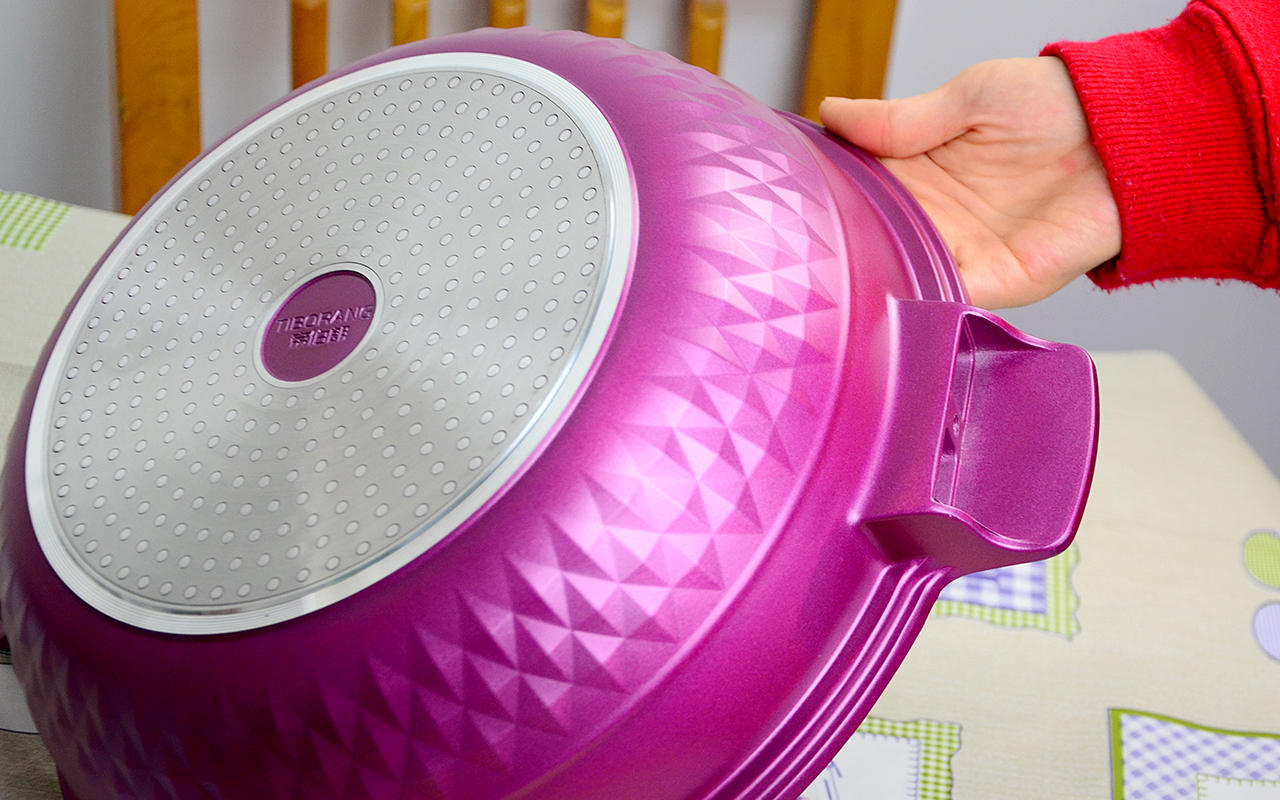 一锅8用的帝伯朗钛钻不粘锅，使用后什么感受？“爆赞！”