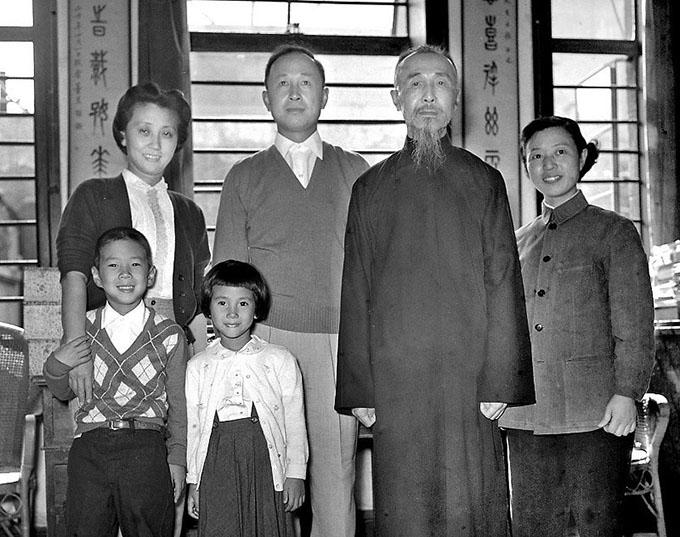 钱学森逝世：北京天降大雪，三军仪仗队抬棺，两个孩子近况如何？