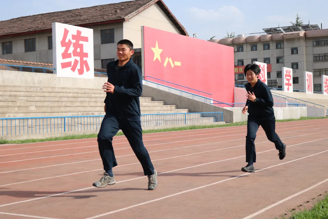 优秀！这是现实版“夏拙”和“欧阳俊”