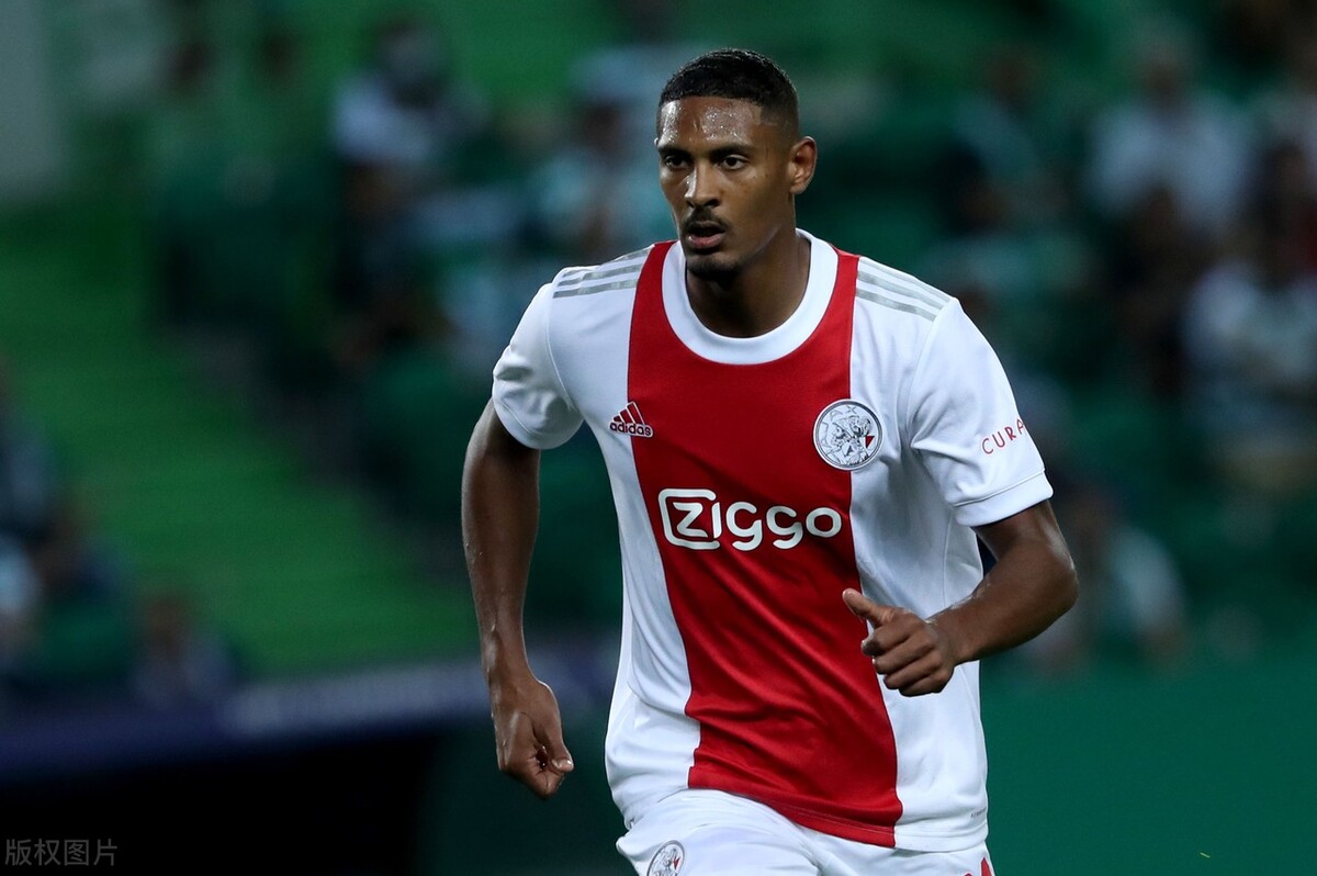 阿贾克斯22号球员是谁（采不完的金矿！首秀63分钟4球比肩范巴斯滕，黑店贾府新神锋上线）-趣拿体育
