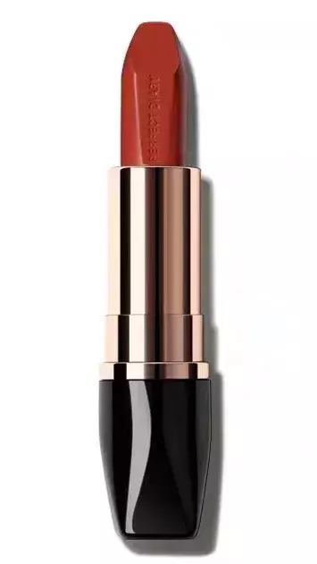 由于肤色和唇色的差异,使用感受也会不同,大家需谨慎种草~mac diva