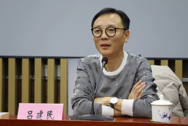 吴京的逆袭情史，因穷曾被两位美人嫌弃，邂逅谢楠后收获神仙爱情