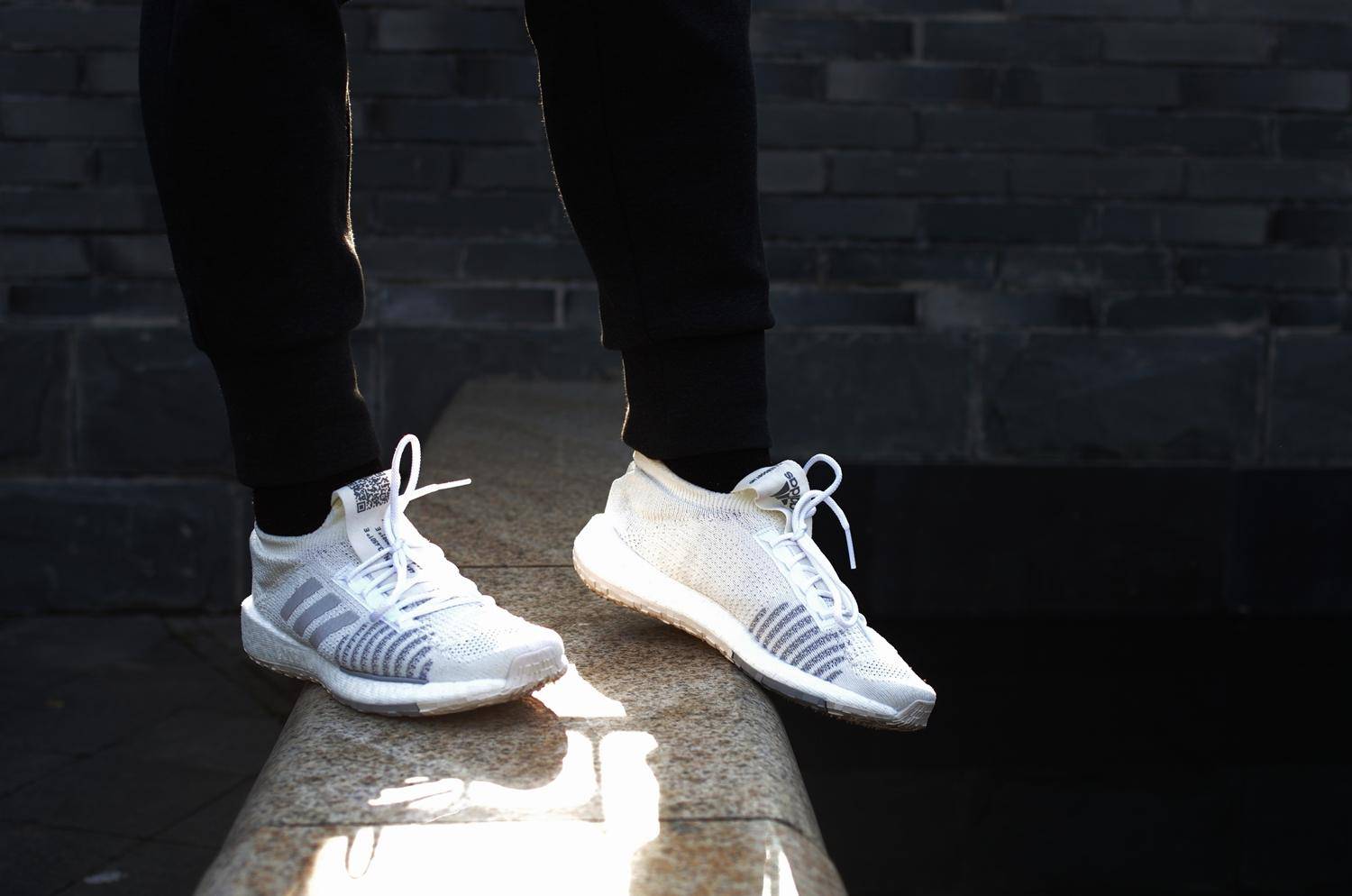 boost有什么區別（adidas PulseBOOST HD與三款跑鞋對比：升級版BOOST有什么不同？）