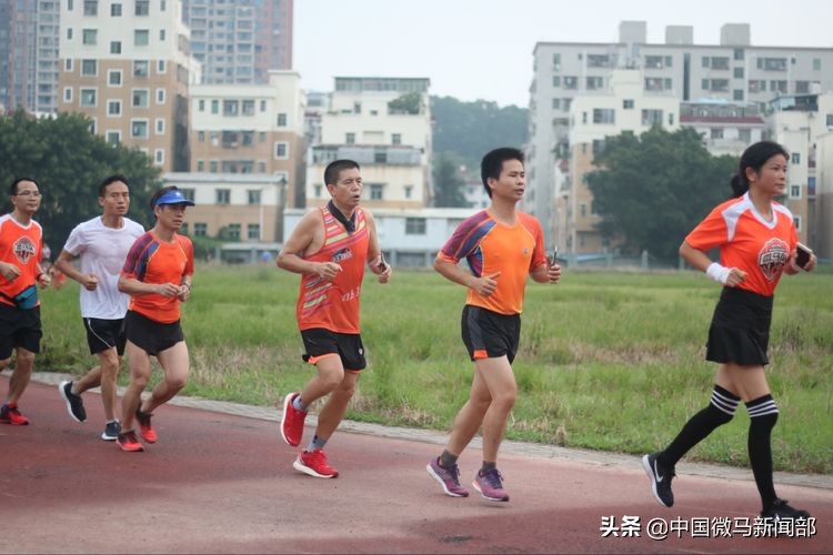 开学季，特马观湖队奔跑来迎接