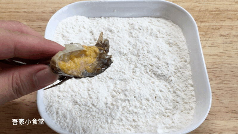 螃蟹酱的制作方法（家常制作方法鲜香味浓儿时味道）