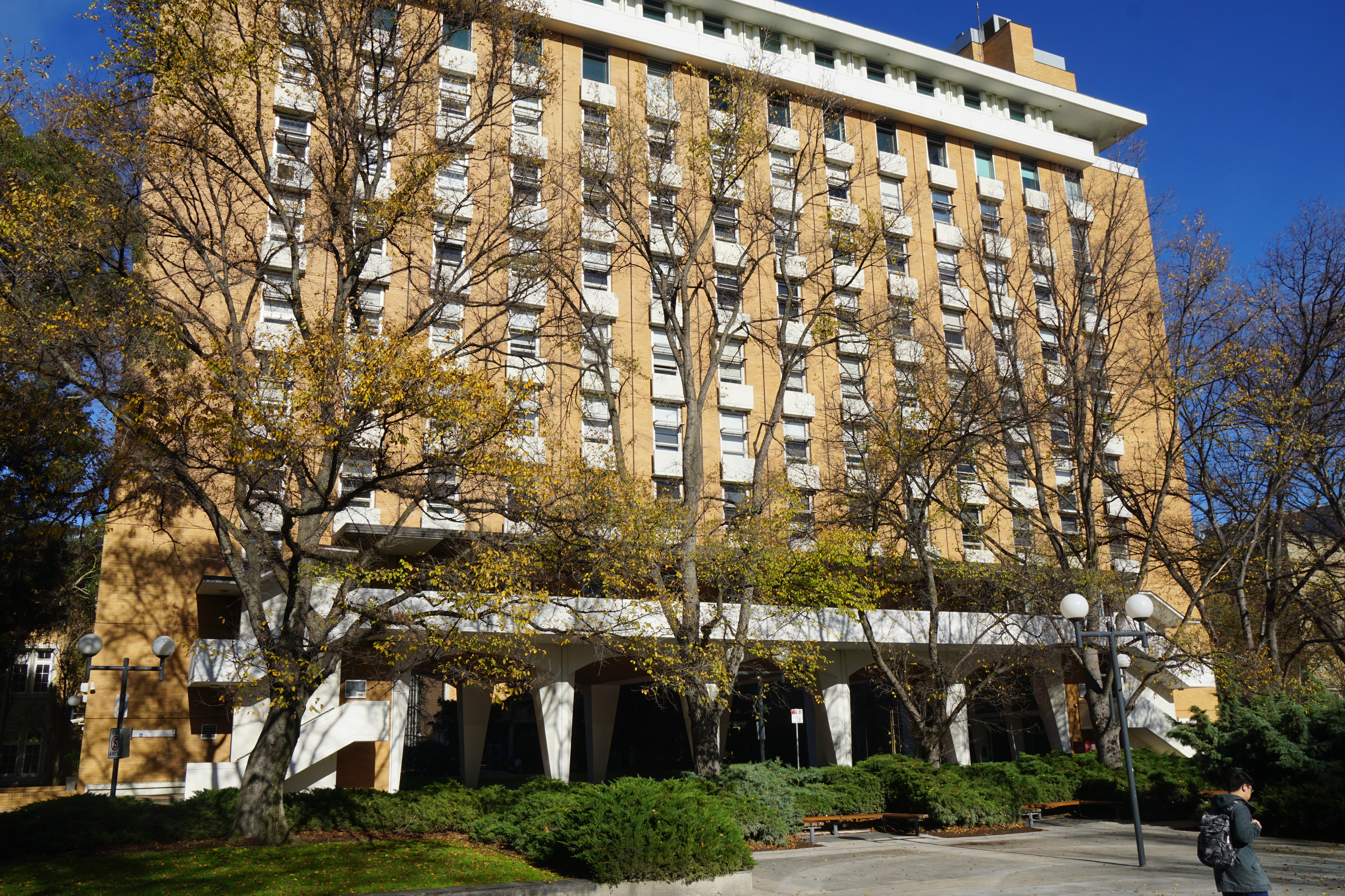 我们将在后人的 敬重中成长