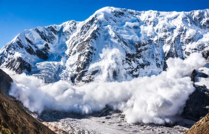 17名登山队员集体遇难，搜救队发现登山日记，记录着诡异的过程
