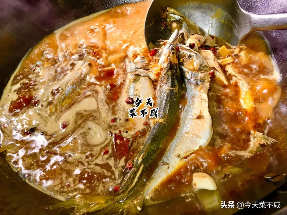 家常炖鲅鱼,不煎不炸,多放这两种调料,一点不腥,我经常这样做