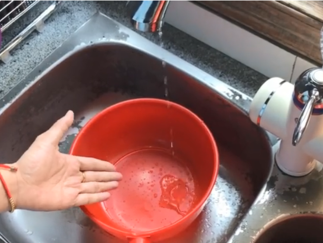冬天水管冻住怎么办？师傅教我的快速解冻方法，快速解决不再冻！