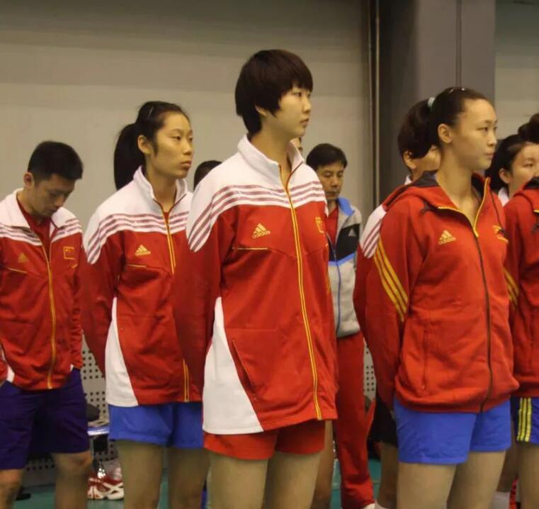 中国郎平篮球运动员(16岁长到1米99，女排郎平7年打造又一世界级巨头！老爸是篮球选手)
