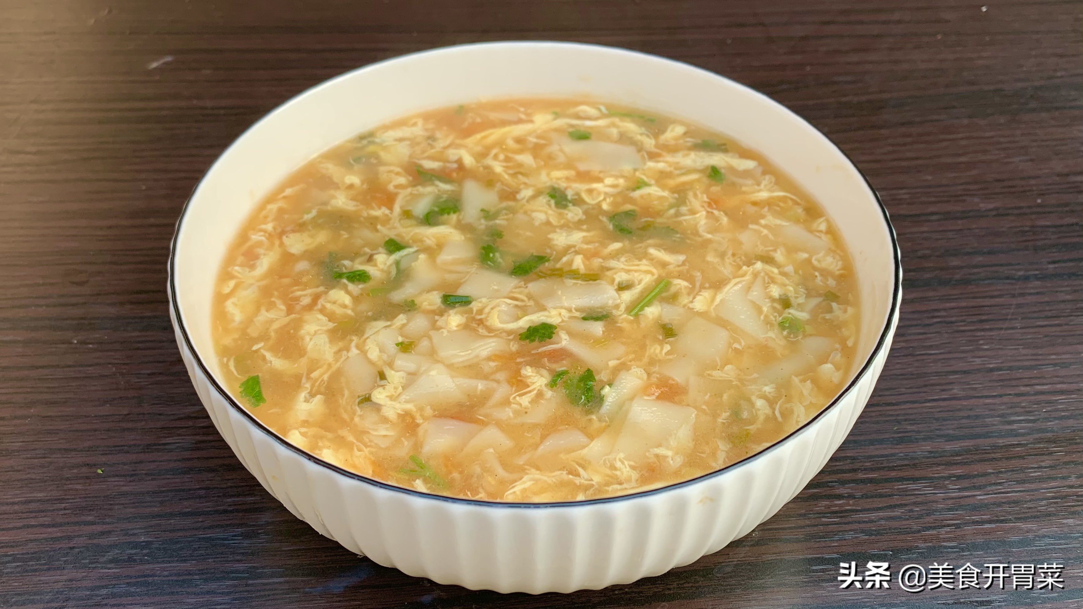 这才是鸡蛋汤最好喝的做法,一做就是一大锅,全家老少抢着喝