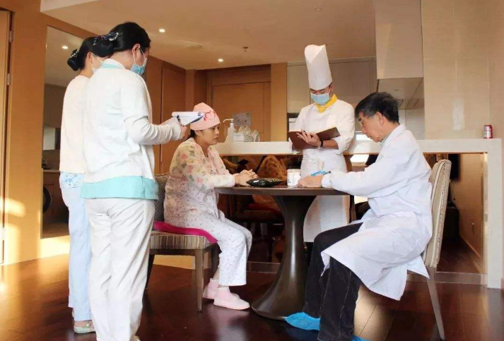 十大月子中心口碑调查|1017位「妈妈前辈」来教你！