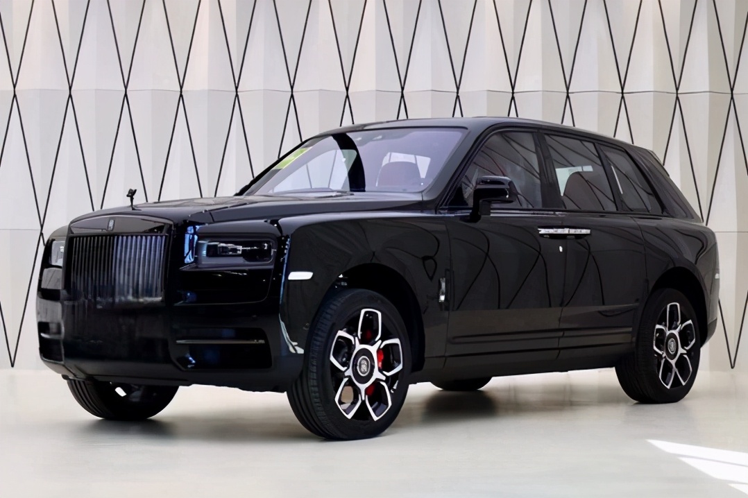 库里南怎么选配座椅(实拍全球最贵量产suv——库里南,光揽景座椅就花