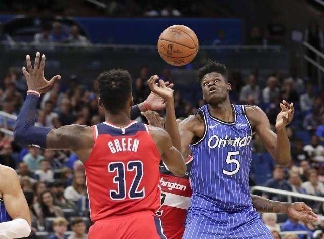 nba为什么没有体测(身高2米13，臂展2米39！拥有历史级别天赋的他，为何没打出来？)