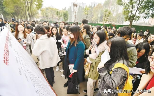 公務員晉升表出爐，趕退休能到什么位置，難怪有些人考上了也沒去