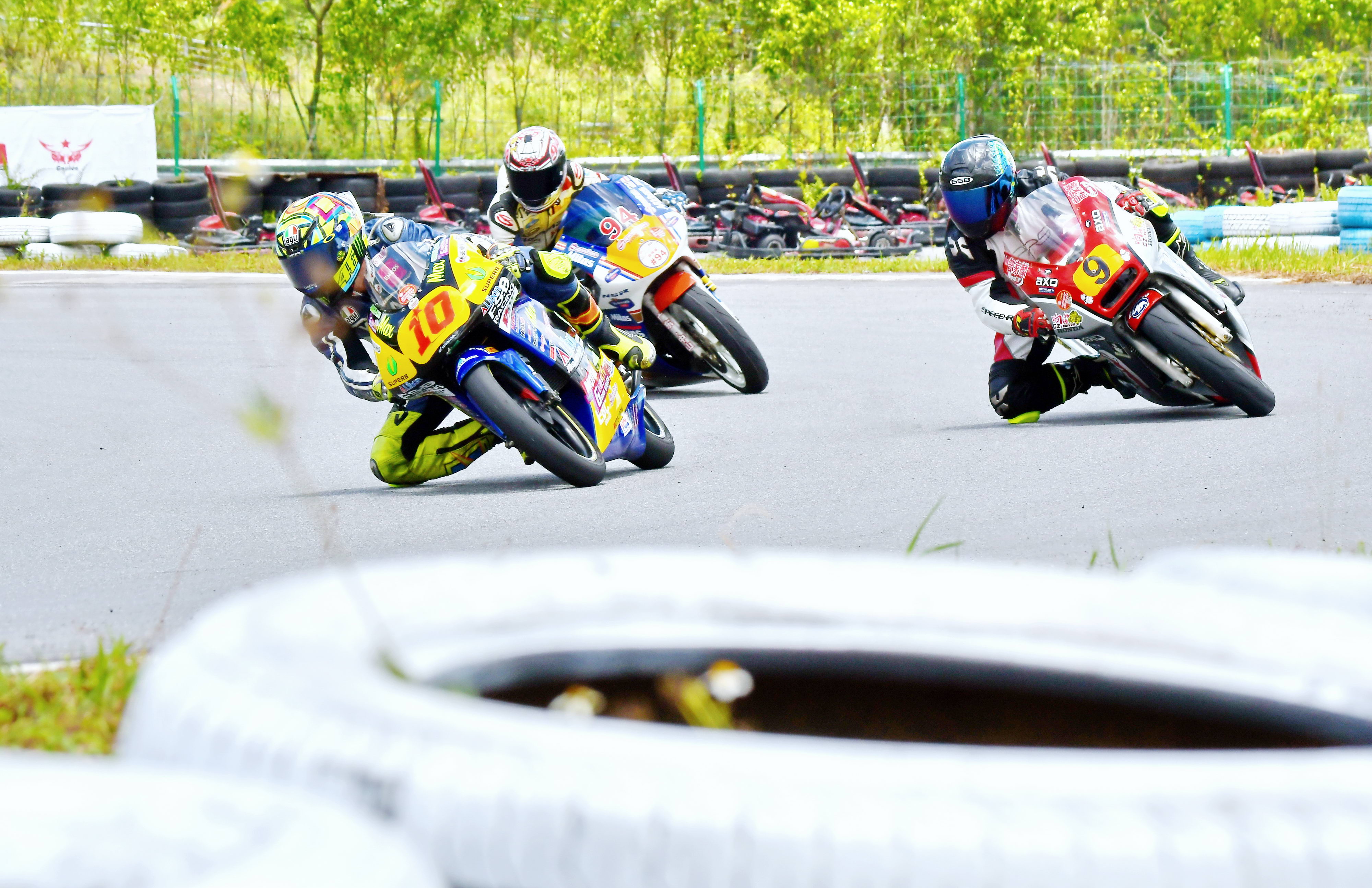 郑伟雄赛车(伟业达 GP：2021 大湾区摩托车大赛 改装街车公开组（2T）)