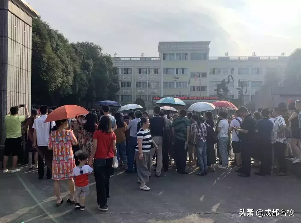 “我的儿子一定能上四七九！”今天，12万考生，决战中考