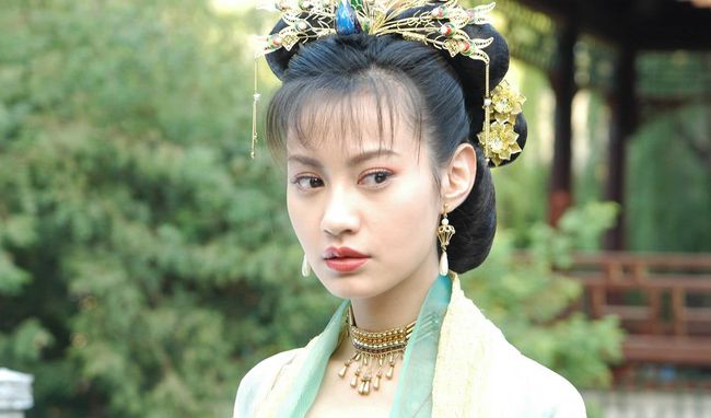 《活佛济公》里的4"妖精"现状,退圈不说,有的还当起网红博主