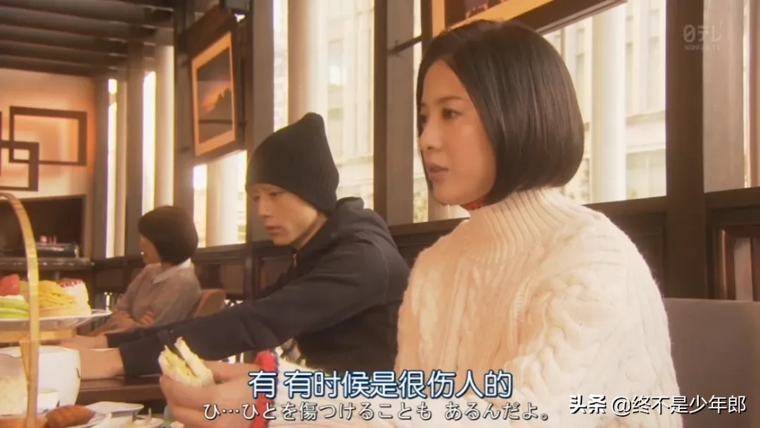 《他只是经过》爆火:我们只是短暂地爱了一下