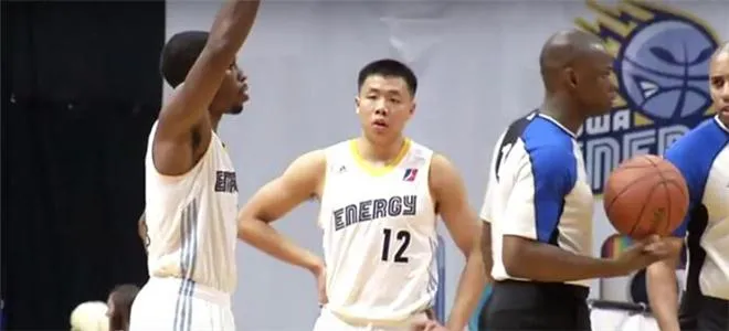 唐子豪(曾在美国两场狂砍83分！一度是林书豪接班人！如今却只能打NBL...)