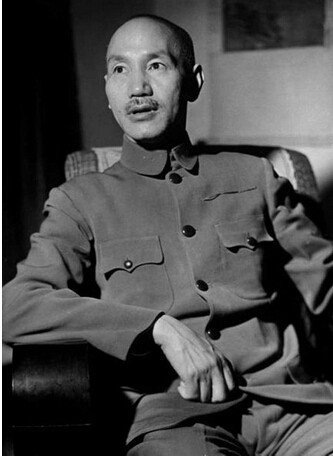 1988年湖南一老奶奶去世，遗物是60颗杏仁，悲情爱恋感动我党我军