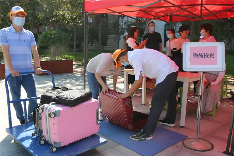 英迪国际学校举行开学疫情防控演练