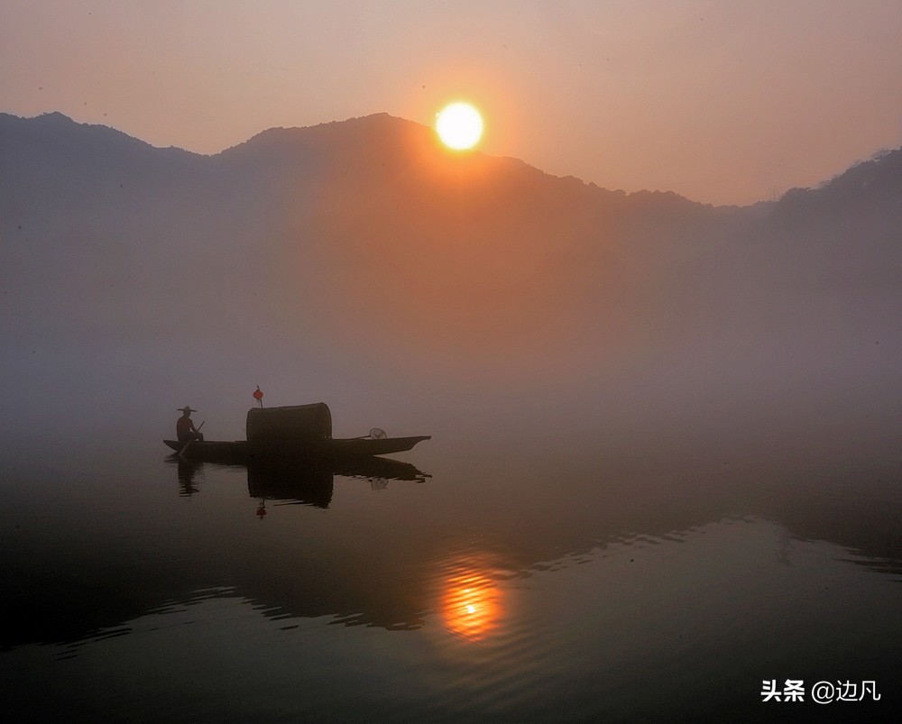 潇湘行：晨雾中渔夫撒网，雾漫小东江，摄影人向往的圣地