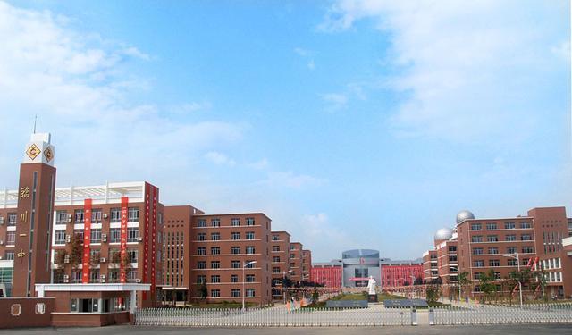 江西抚州这6所高中，实力强口碑好，有两所还进入全国百强