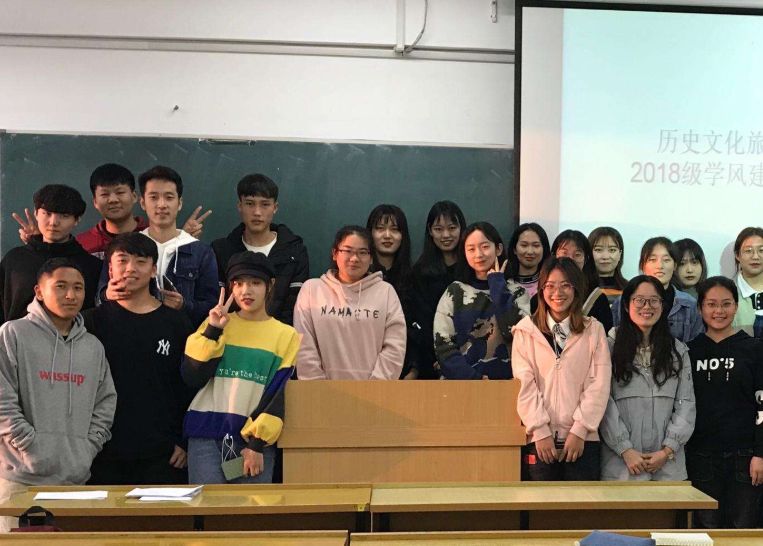 上大学就交“入党申请书”，多久能成为党员，看看辅导员怎么说