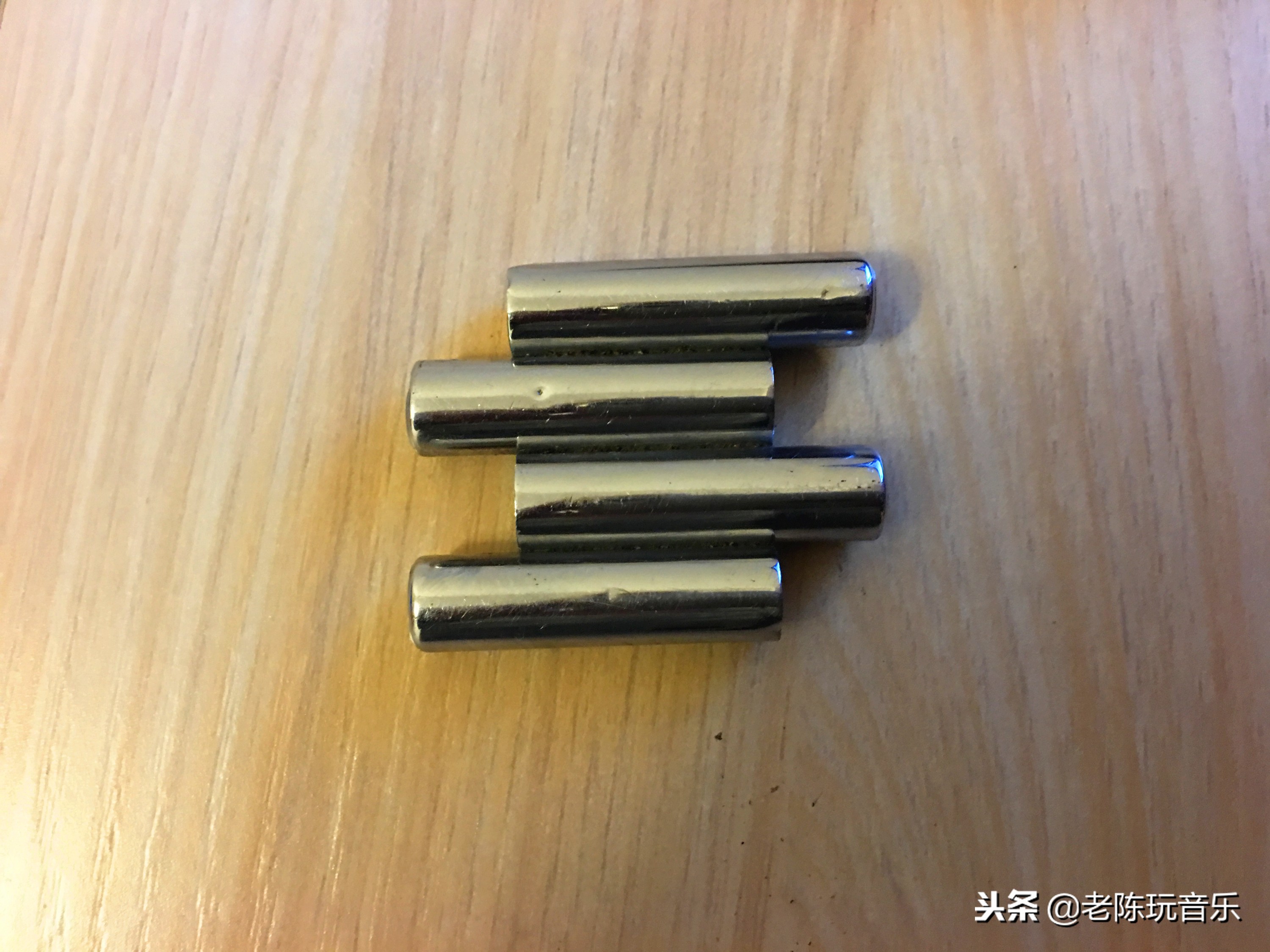 大提琴用什么牌子調(diào)音器好？如何在調(diào)琴的時候保證琴碼不翹起來？