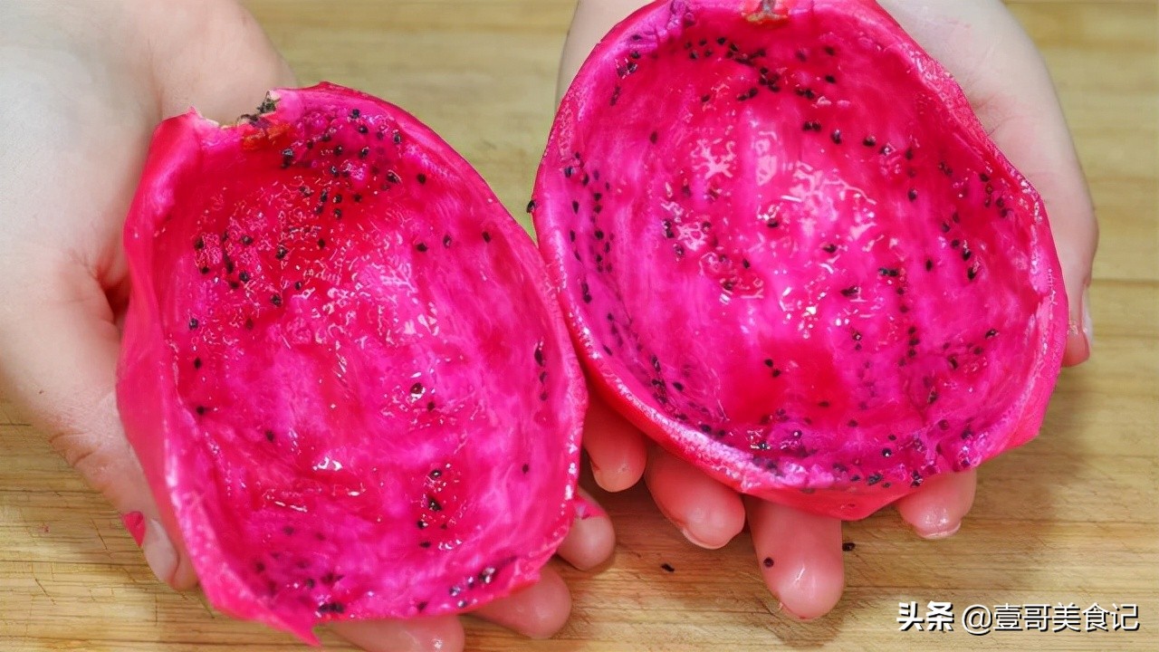 扔火龙果皮相当于在扔钱，30年老厨教你新做法，看完才知道有多牛