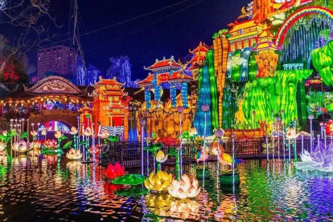 秦皇岛今年最大灯会即将隆重亮相！还有铛铛车免费坐~