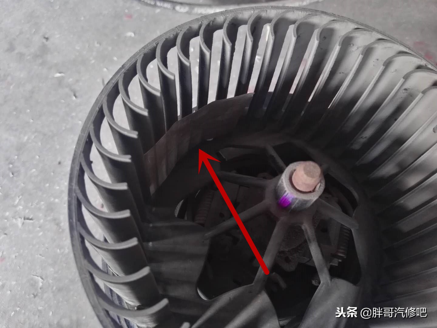 大众速腾开暖风后振动，故障原来是一张标签，大家一起涨知识
