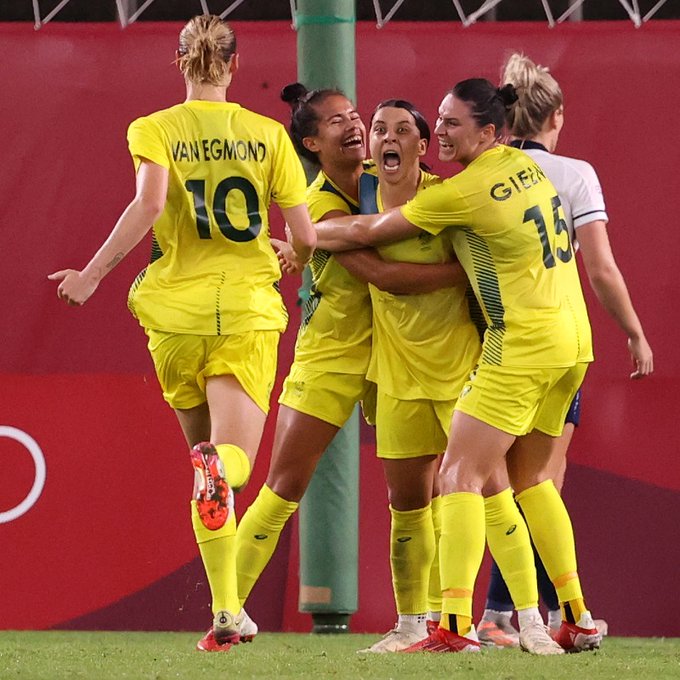瑞典1比0澳大利亚进决赛(1-0，晋级决赛！奥运女足金牌热门狂飙，两大亚洲冠军成垫脚石)