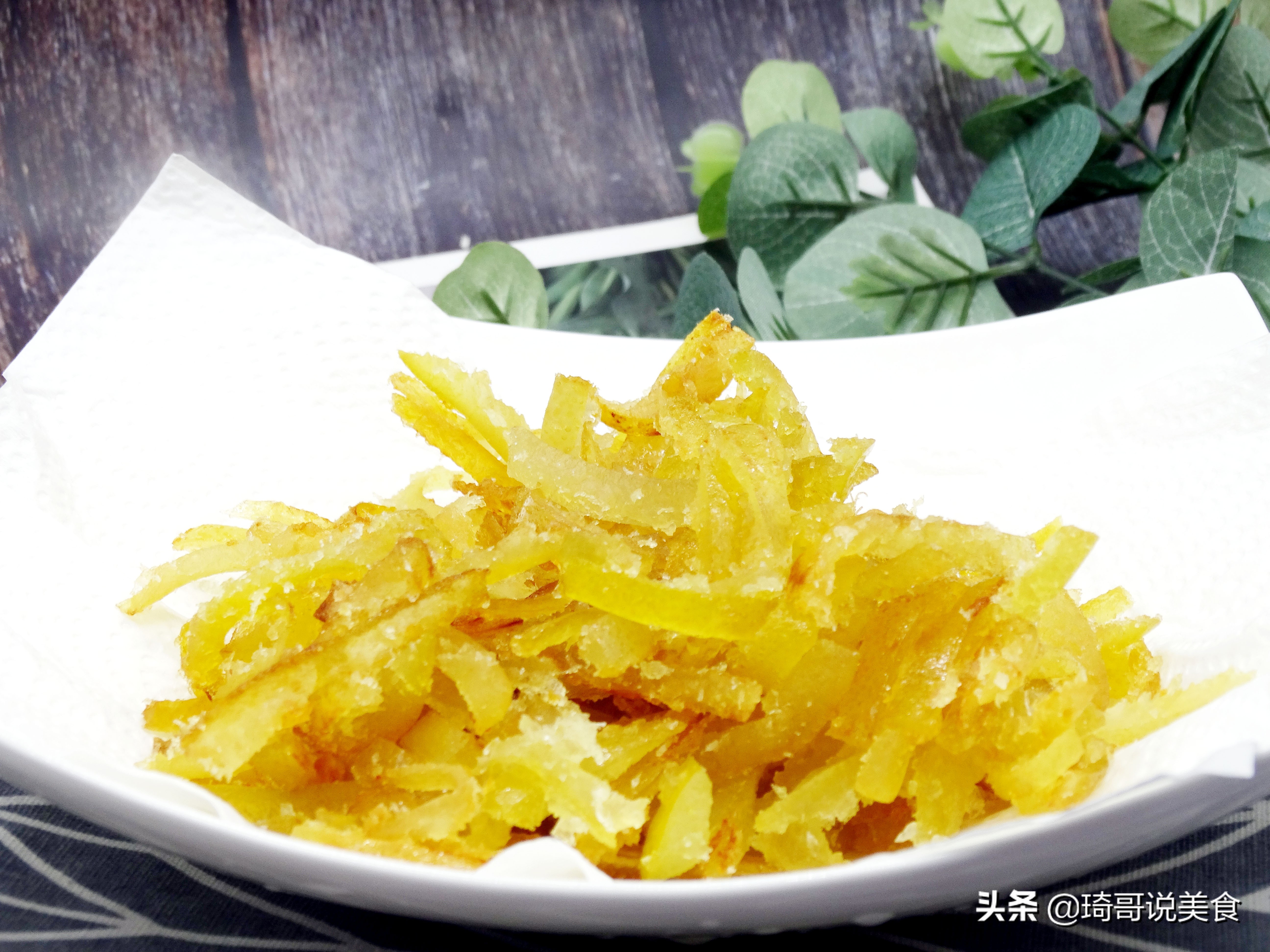 你家柚子皮都扔了吧，好浪费啊，告诉你一招，柚子皮转身成美味